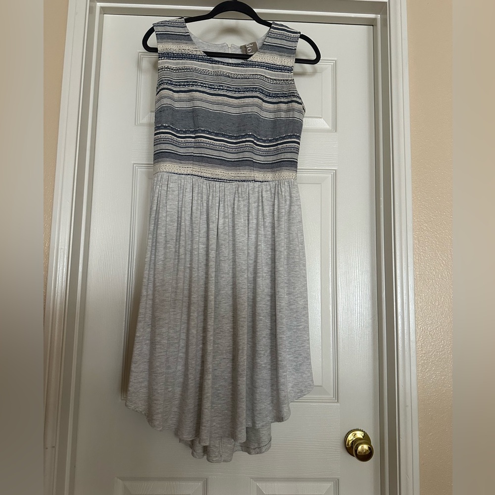Anthropologie Dolan West Coast Grey Embroidered Sabado Womens Midi Dress